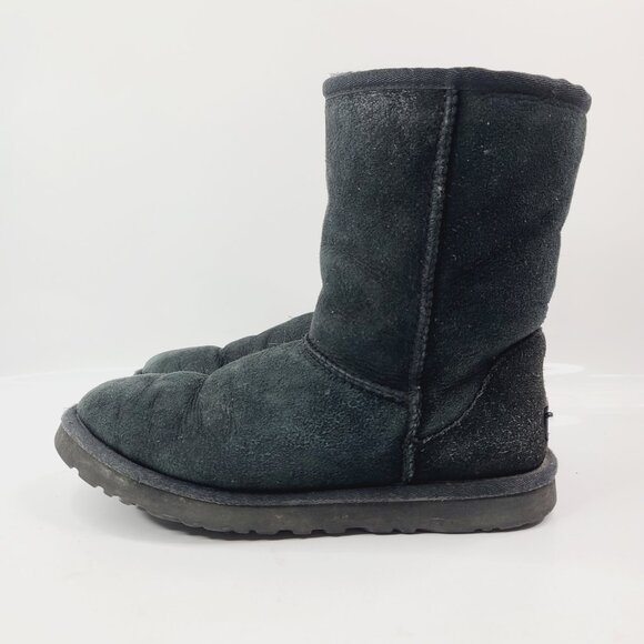 UGG Women's Black Classic Short Sheepskin Mid-Calf Winter Boots Size US 7 - Picture 2 of 7